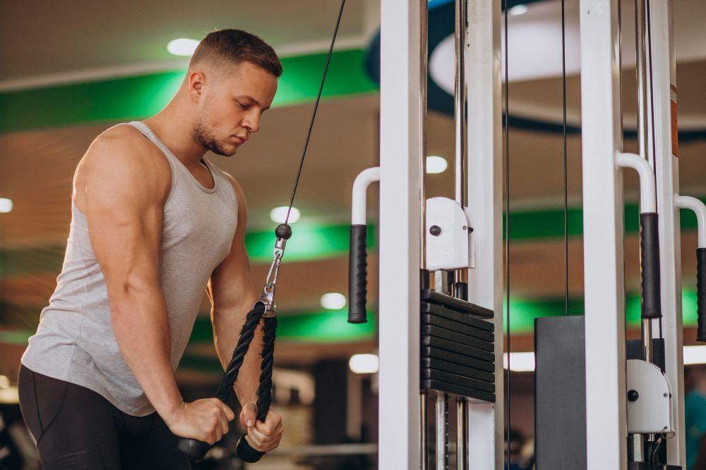 10 Variasi Cable Machine Workout yang Bisa Kamu Coba