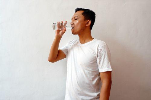 Terhidrasi Saat Puasa: Kunci Hindari Dehidrasi dan Jaga Performa Tubuh