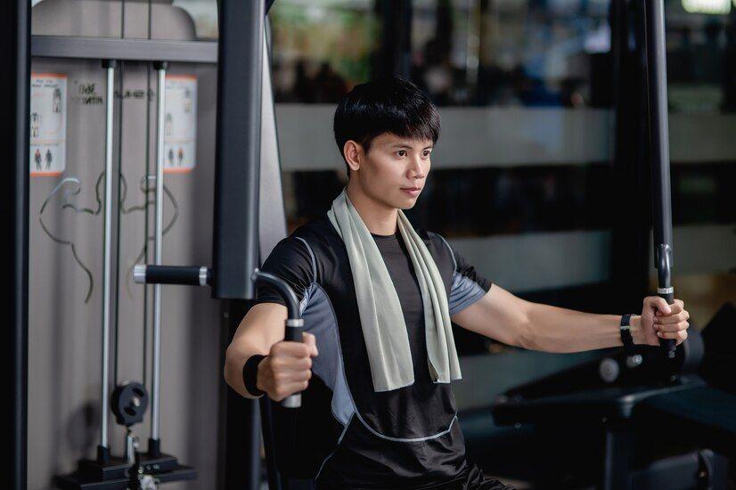 5 Tips Olahraga di Gym saat Puasa yang Aman