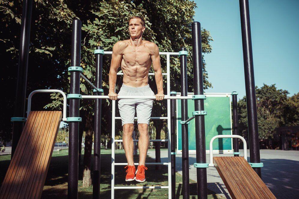 Cara Melakukan Muscle Up dan 4 Latihan Dasar untuk Menguasainya