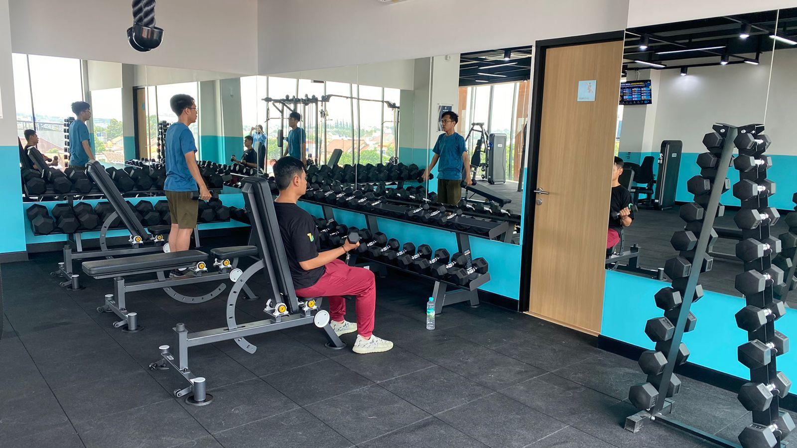 Gym & Fitness Center Mampang Jakarta Selatan - FIT HUB